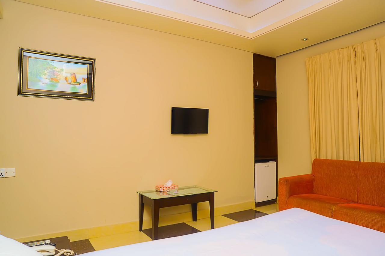 Royal Living Hotel & Suites Chittagong Luaran gambar