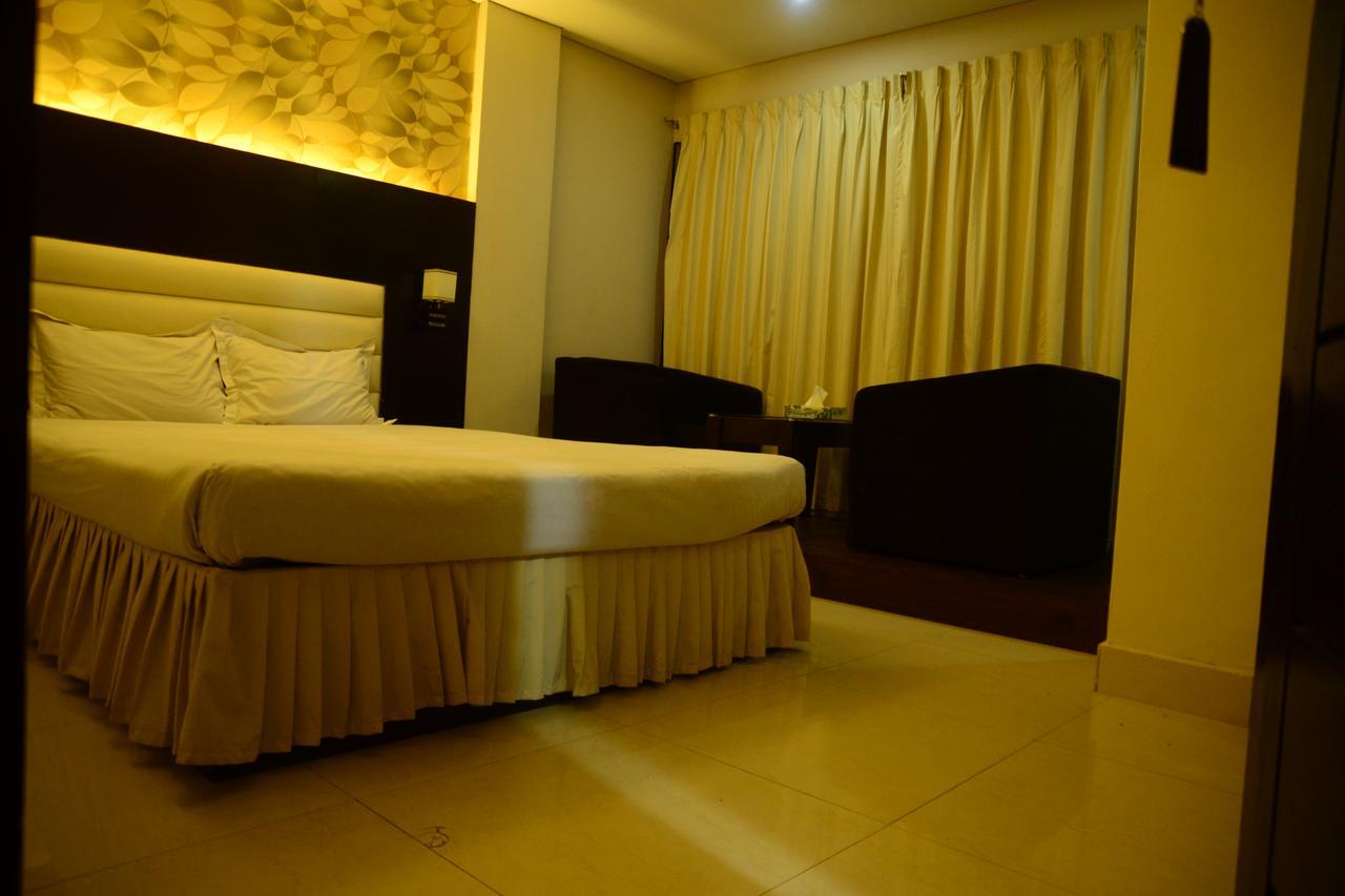 Royal Living Hotel & Suites Chittagong Luaran gambar