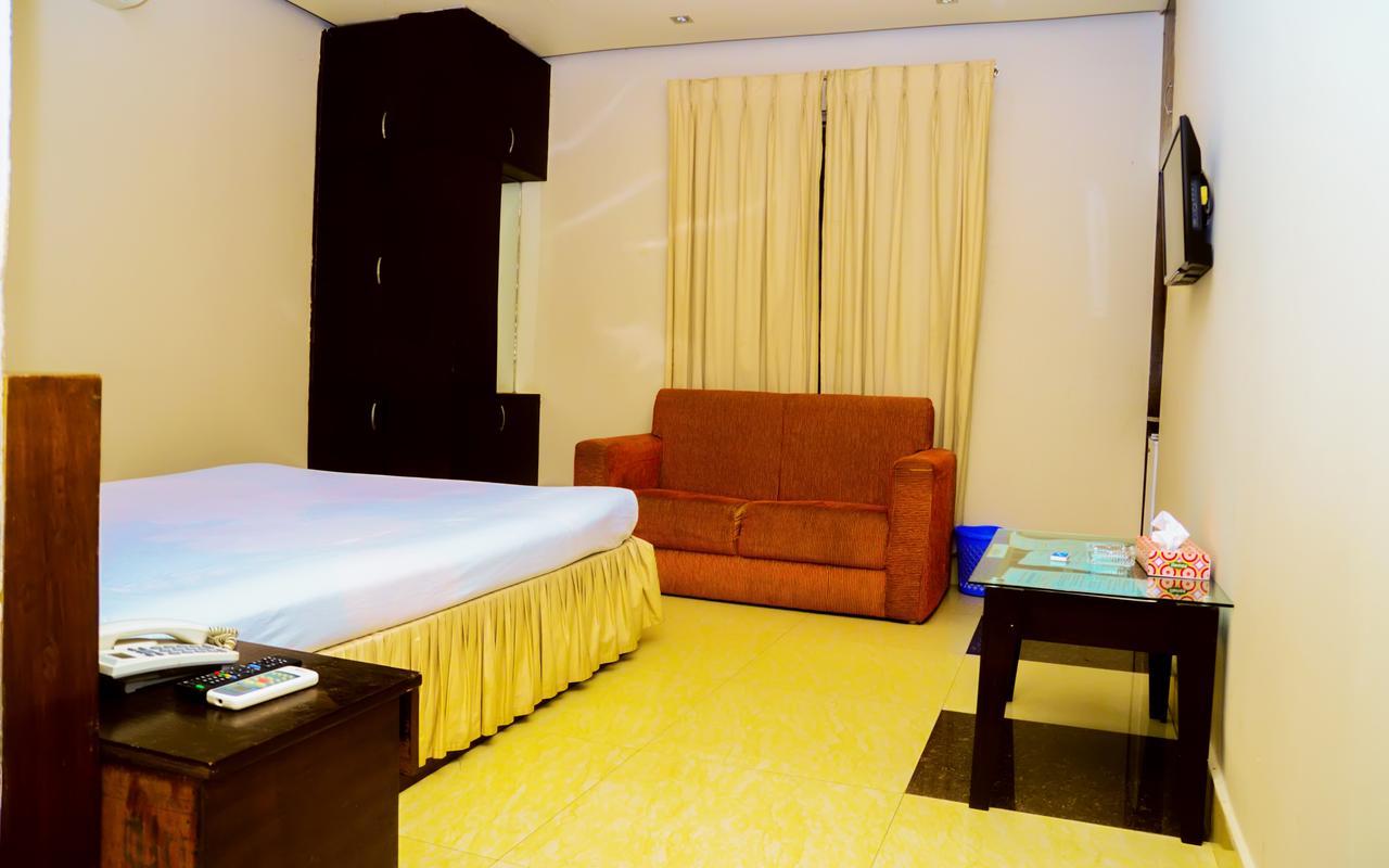 Royal Living Hotel & Suites Chittagong Luaran gambar